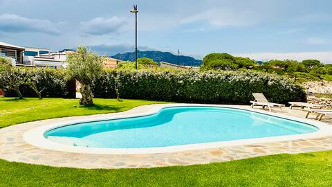 New Villa on the beach. swimming pool