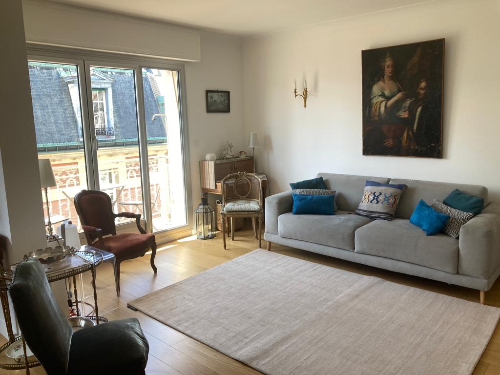 Top Airbnb: Chic apartment in Saint-Germain-des-Prés in Paris 7e Arrondissement