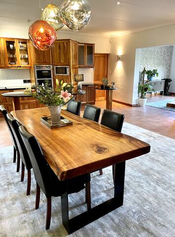 Luxurious Spacious Apartment – No Loadshedding gallery image 3