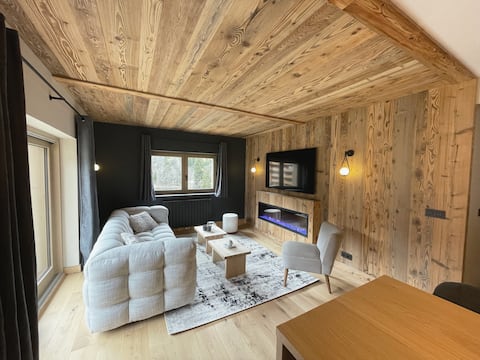 Top Airbnb: Chalet 1973 Apartment Crans Montana in Les Allues