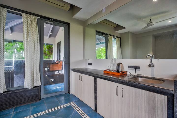 Your private Kitchenette with induction cooktop, Fridge, Microwave, etc.