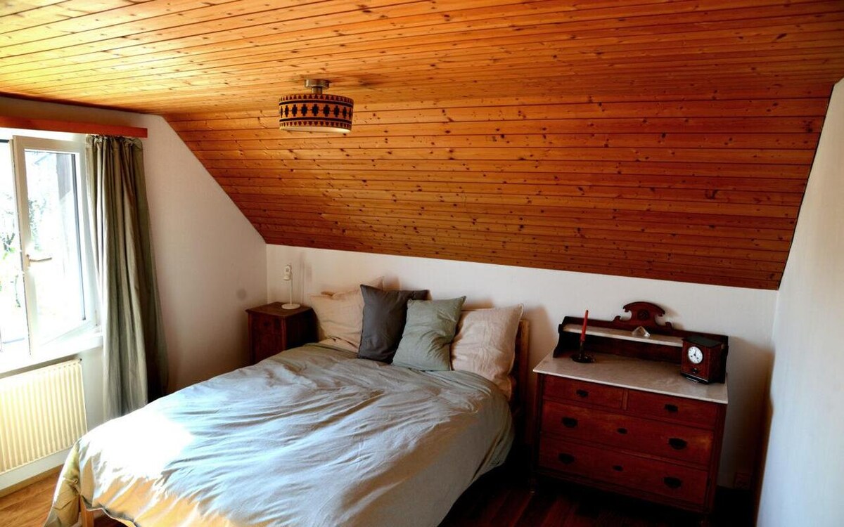 Dormitorio al este con vestidor de la abuela.