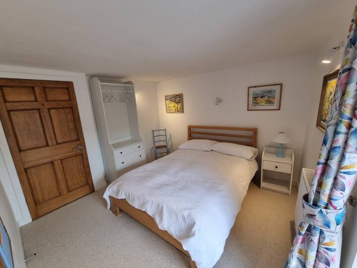 dhomë gjumi dopio e ndriçuar mirë