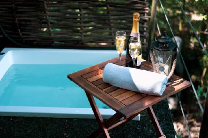 The Treetop Chess Valley Hideaway photo 3