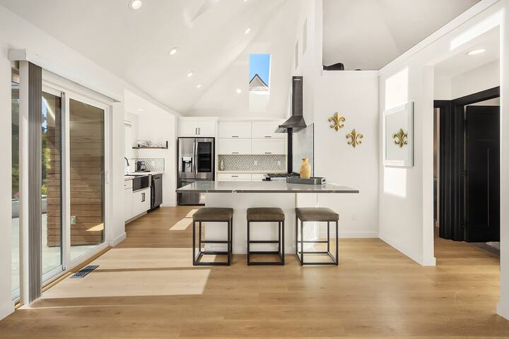 Lake front at Green Lake gallery image 5