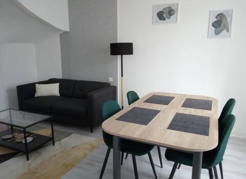 Spacious and bright accommodation with balcony