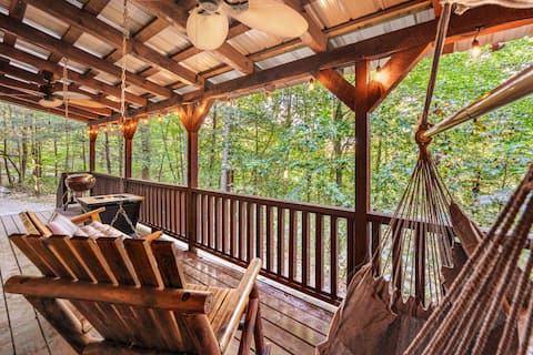 Holiday Haven! King Beds, Theater, Hot Tub, XBox