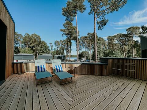 Fantastic lakeside vacation home