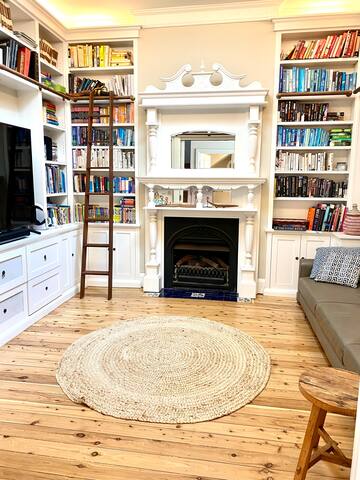 Idyllic family Manly beach house gallery image 2