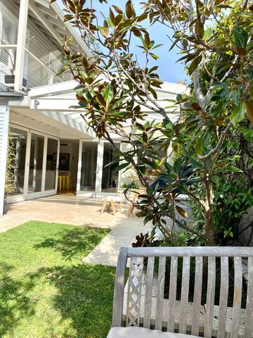 Idyllic family Manly beach house gallery image 3