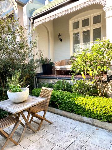 Idyllic family Manly beach house gallery image 5