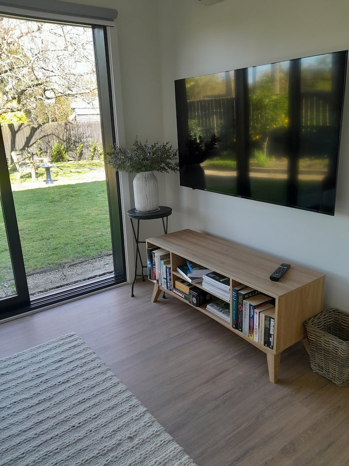 Charli's House. Fully renovated apartment. Apartments for Rent in