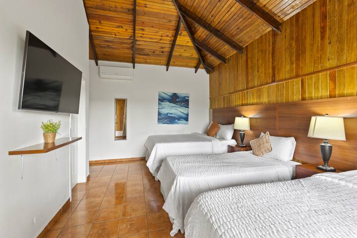Hotel H4 managed Airbnb listing 3