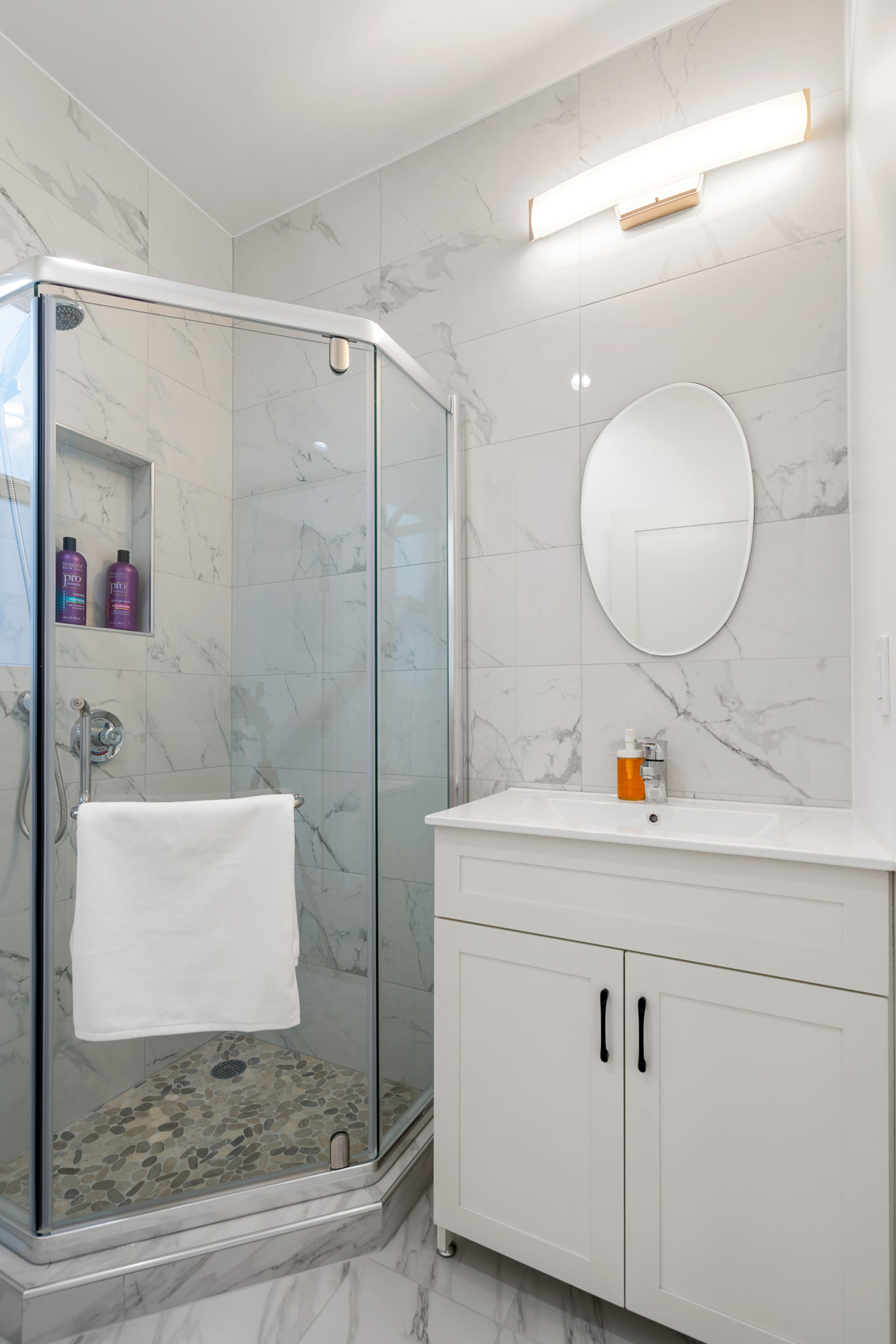 Home in San Francisco · ★4.77 · 2 bedrooms · 3 beds · 2 baths - Image 20