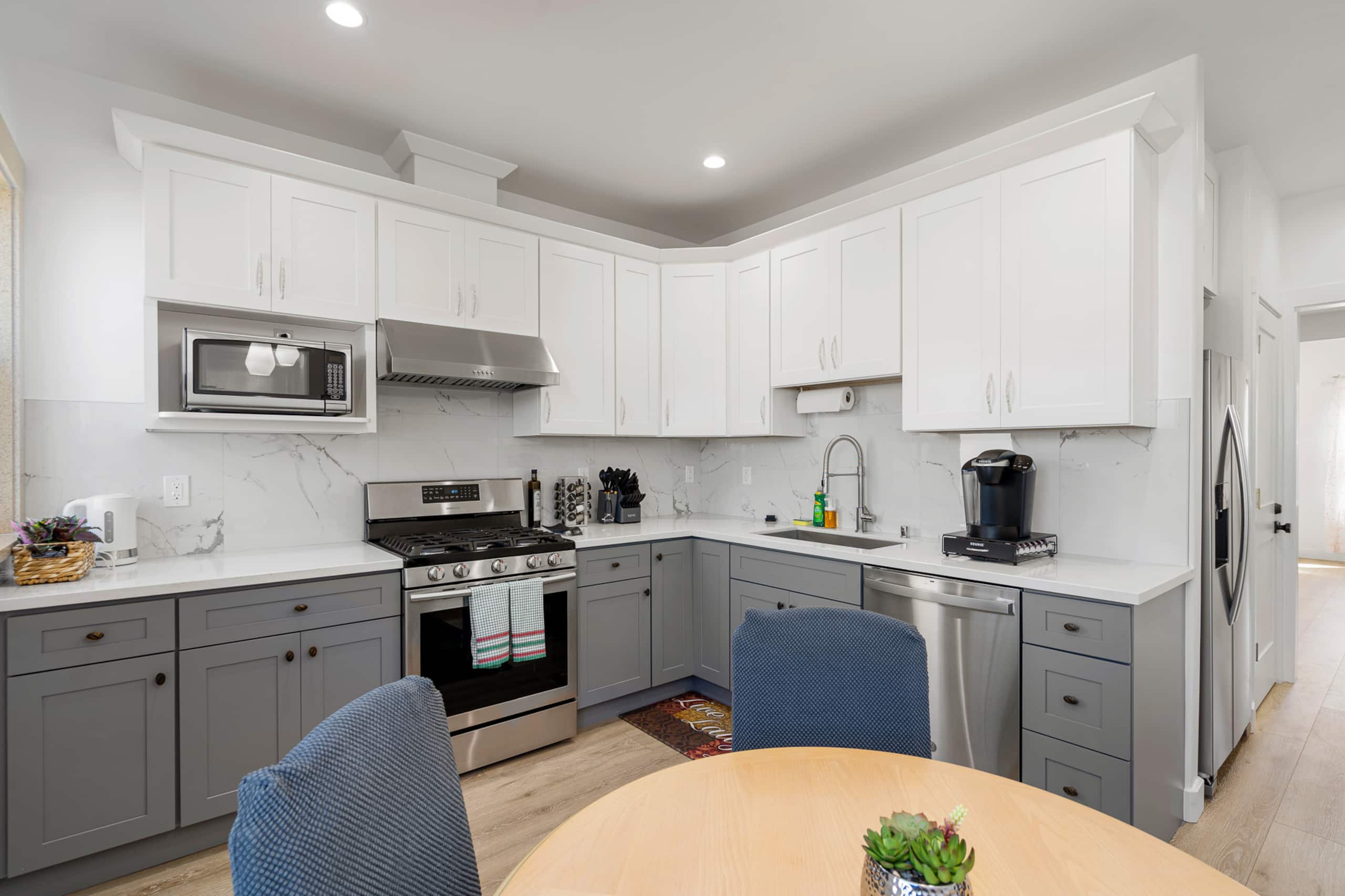 Home in San Francisco · ★4.77 · 2 bedrooms · 3 beds · 2 baths - Image 10