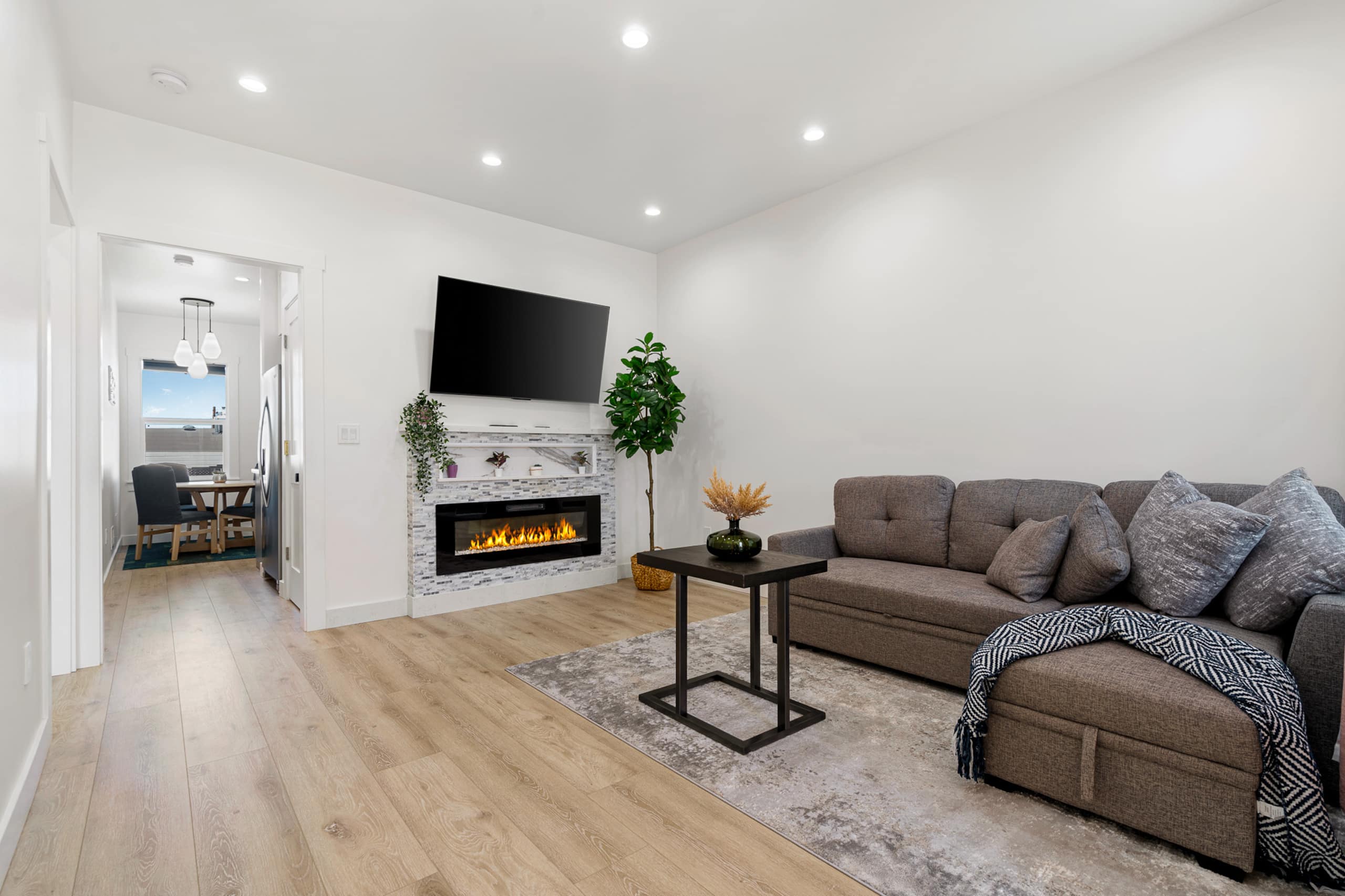 Home in San Francisco · ★4.77 · 2 bedrooms · 3 beds · 2 baths - Image 3