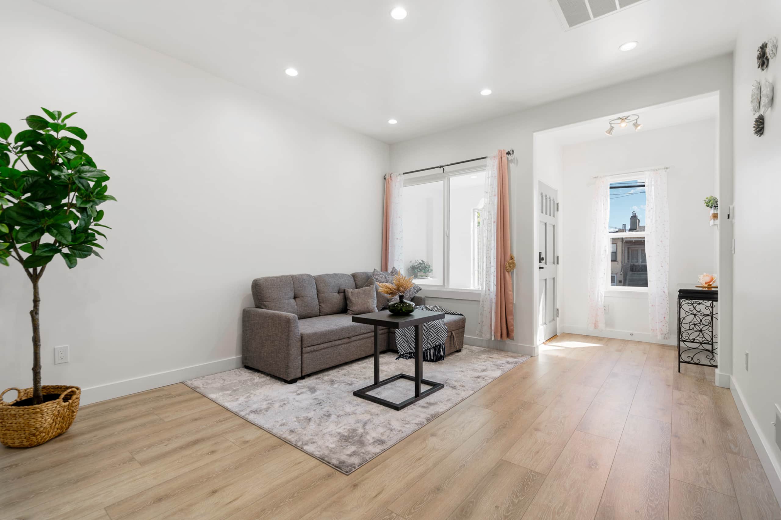 Home in San Francisco · ★4.77 · 2 bedrooms · 3 beds · 2 baths - Image 4