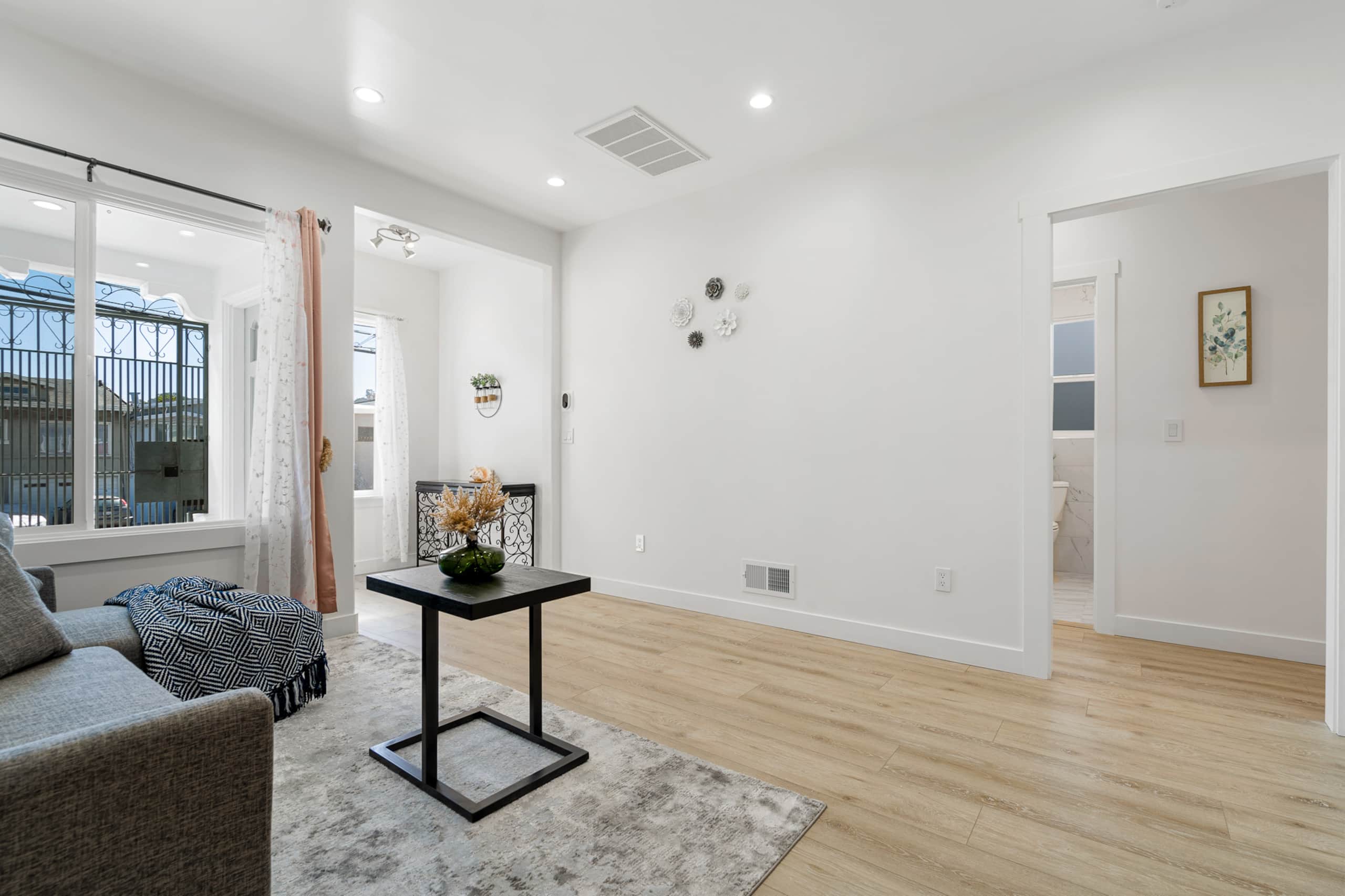 Home in San Francisco · ★4.77 · 2 bedrooms · 3 beds · 2 baths - Image 6