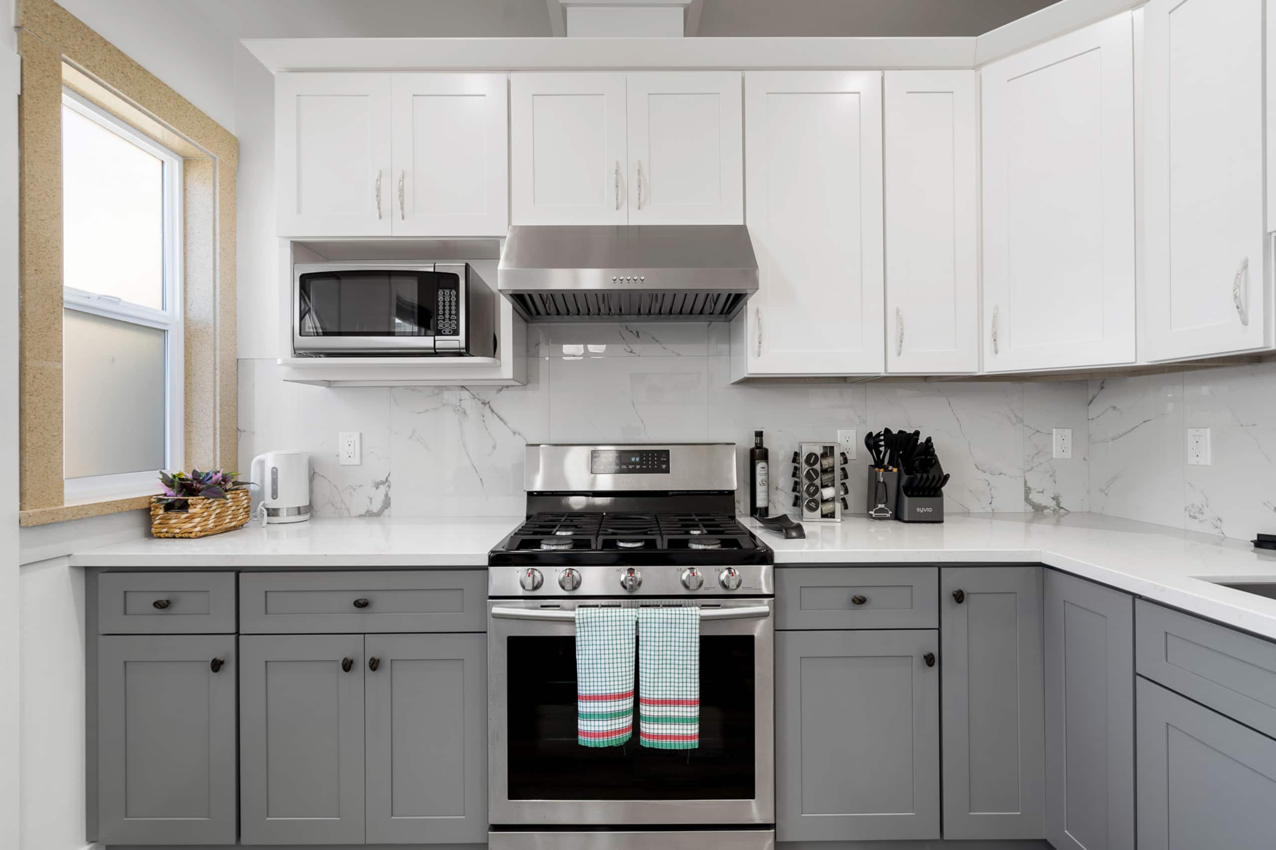 Home in San Francisco · ★4.77 · 2 bedrooms · 3 beds · 2 baths - Image 9