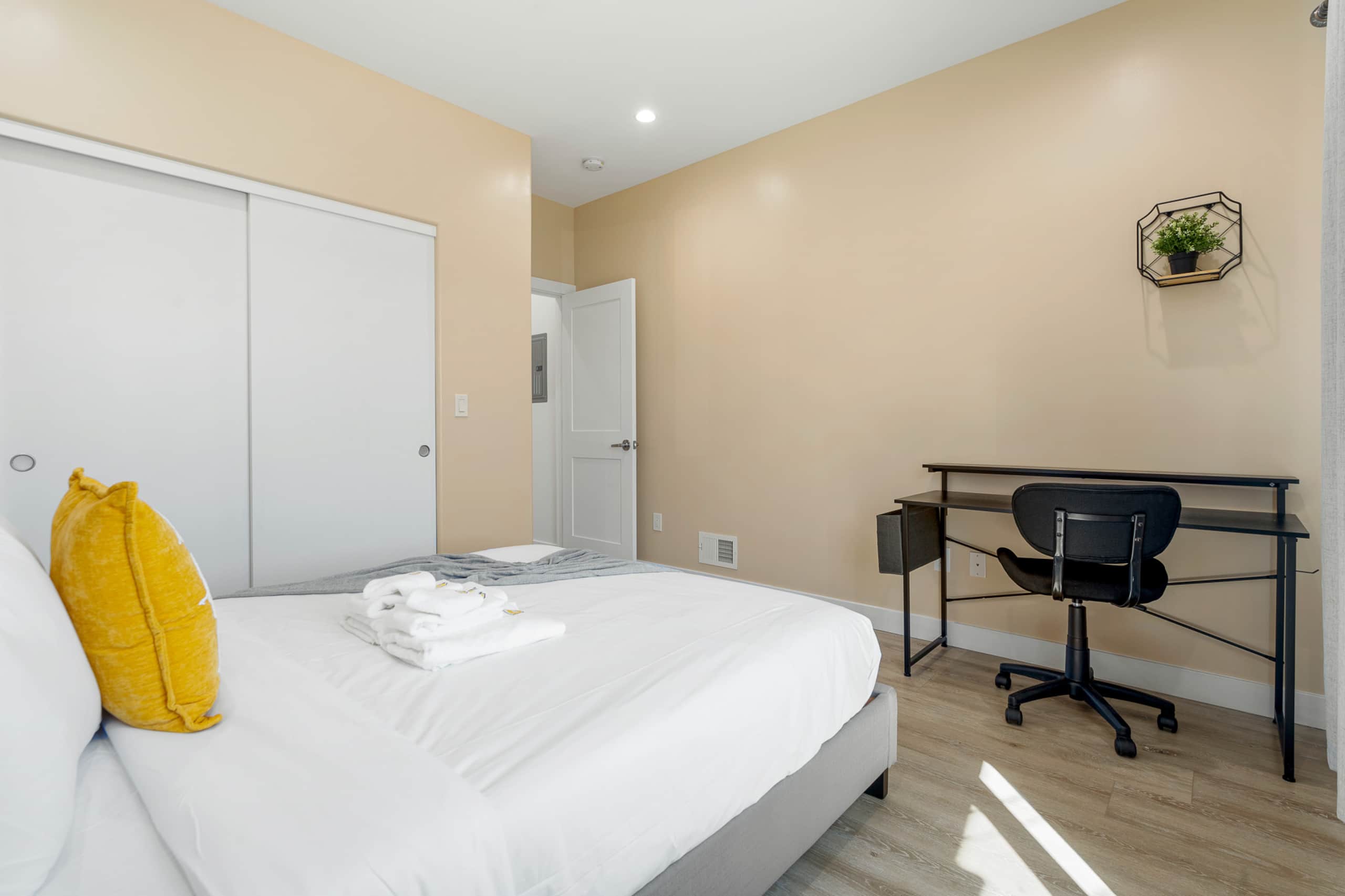 Home in San Francisco · ★4.77 · 2 bedrooms · 3 beds · 2 baths - Image 25