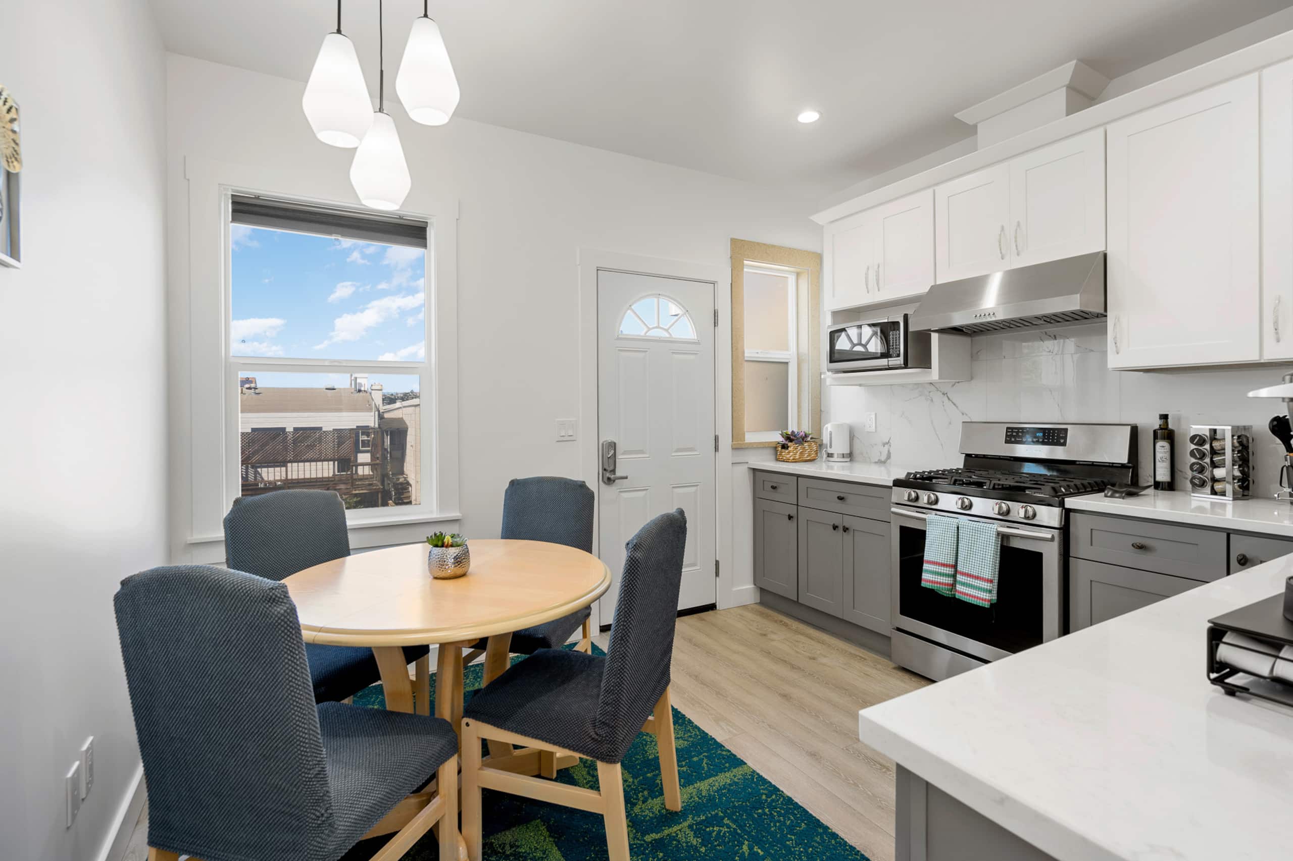 Home in San Francisco · ★4.77 · 2 bedrooms · 3 beds · 2 baths - Image 13