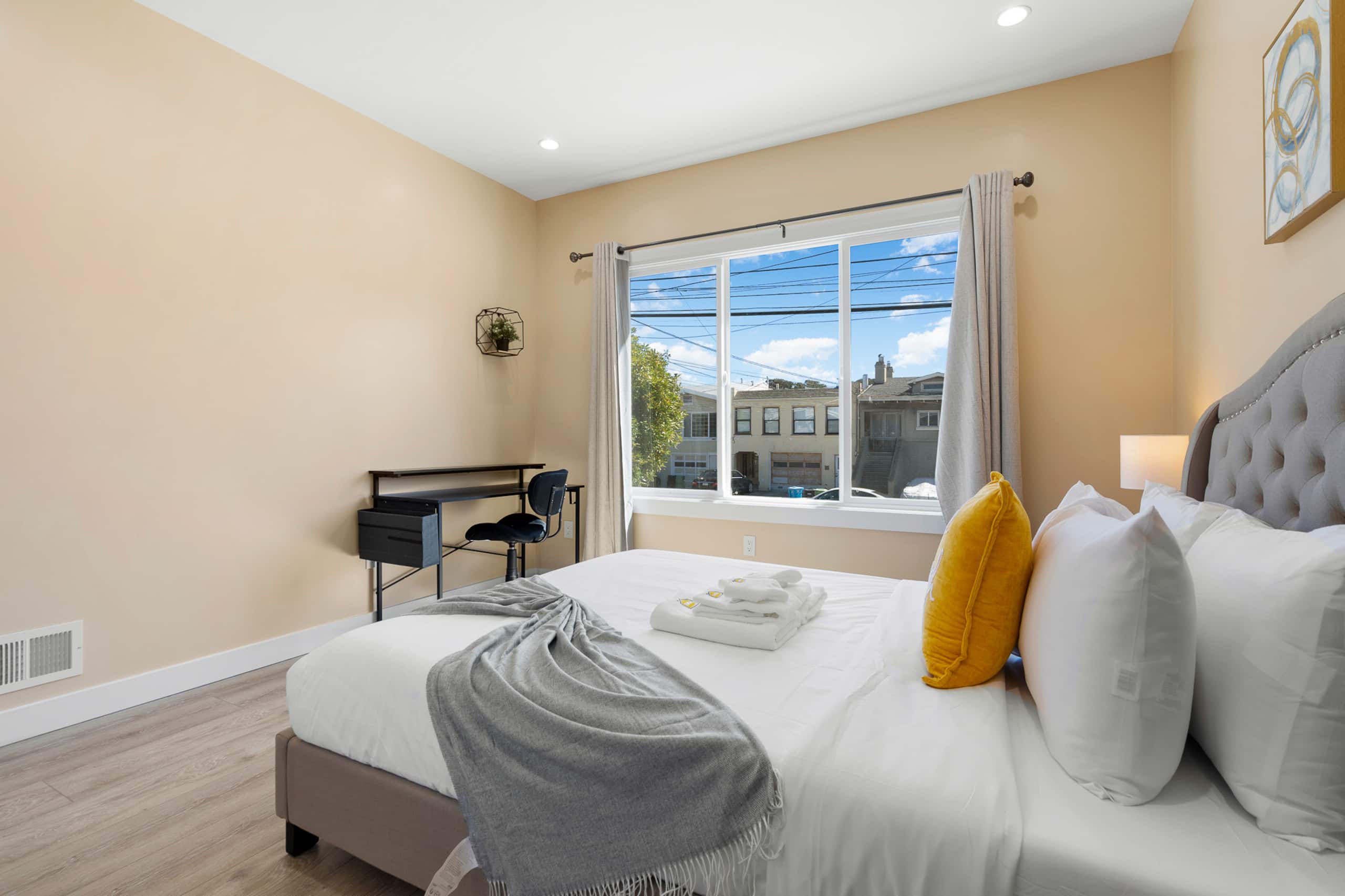 Home in San Francisco · ★4.77 · 2 bedrooms · 3 beds · 2 baths - Image 19