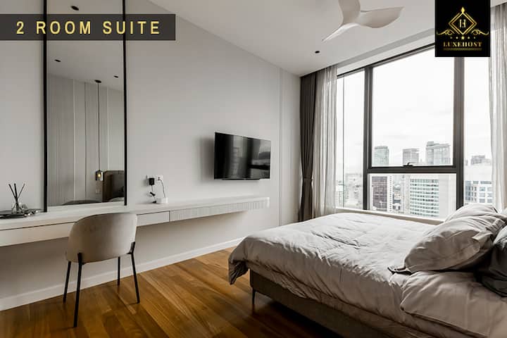 Chumba kikuu cha kulala chenye minara miwili yenye mwonekano mzuri wa jiji na mnara wa KL