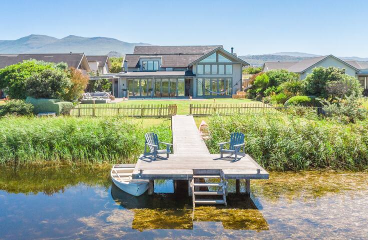 Waterlily – Solar-Powered 5-Bedroom Lakeside Haven