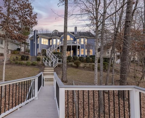 Icing On The Lake-Luxurious home w/ endless fun!