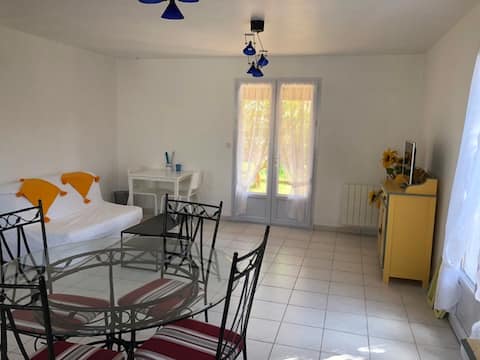 Top Airbnb: Garden house Close to park in Saint Vincent Sur Jard