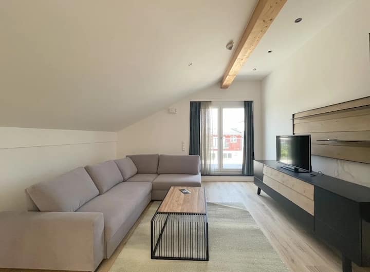 Schöne Neubau 4-zimmer Wohnung - Puchheim