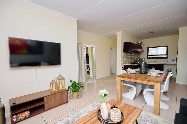 Cosy & Pvt Fully Equip | 2br 2bt Apt Near Sandton - Midrand