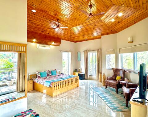 Address by the Khul-Floor w/t Pool & Home Theater