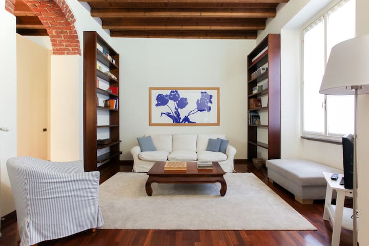 Chic 2BR in Magenta District I Hacca Collection