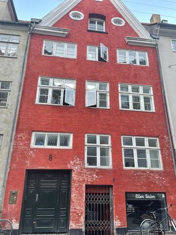 Authentic Copenhagen apartment gallery image 2