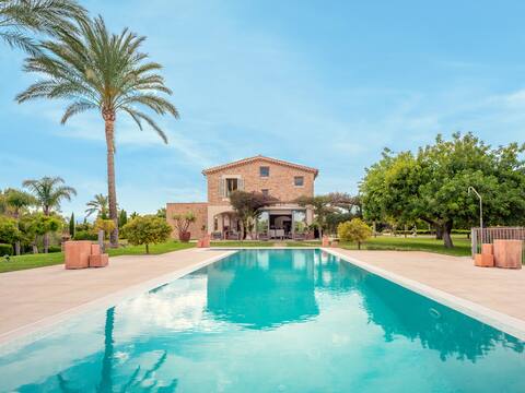 Luxury Mediterranean Villa Retreat