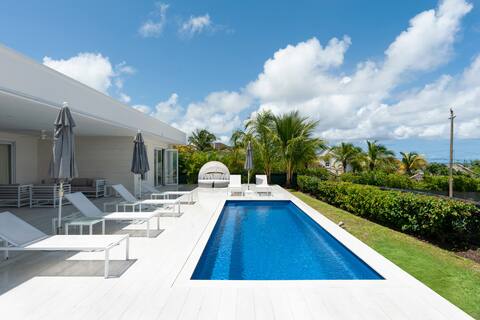 Luxury Villa: Pool, Sea Views, Beach Club Access