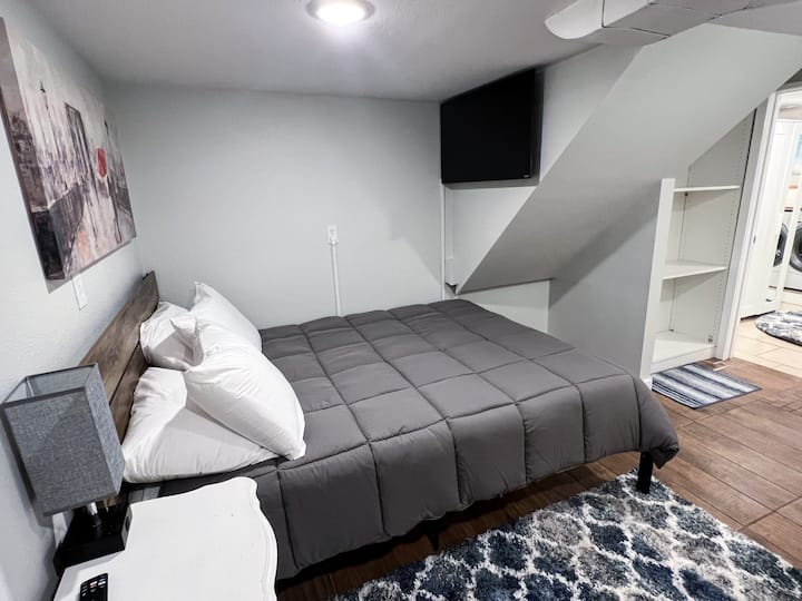 1br Basement Apartment Close To 6th Ave - Tacoma, WA