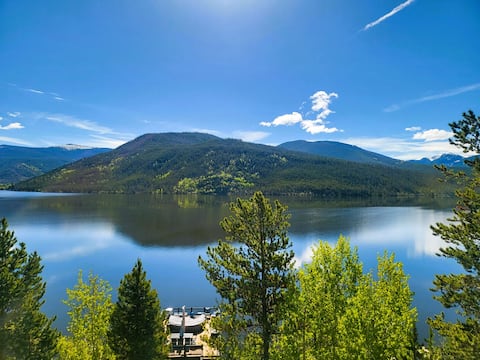 Luxury Lakefront - Lake Access & Hot Tub