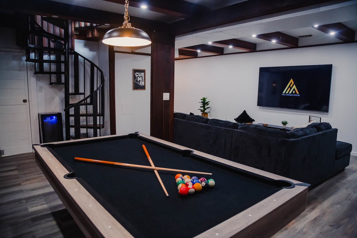 Open social spaces that balance privacy and togetherness.