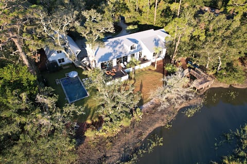 Stunning MarshView Pool Retreat