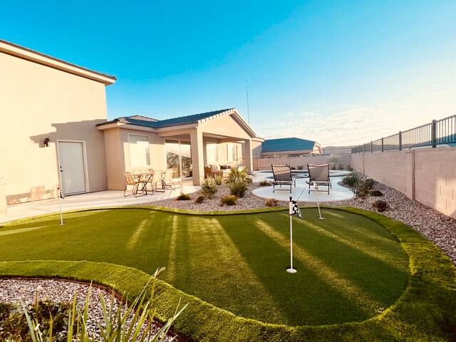 Beautiful Mesquite Pool House (heated pool & spa) gallery image 3