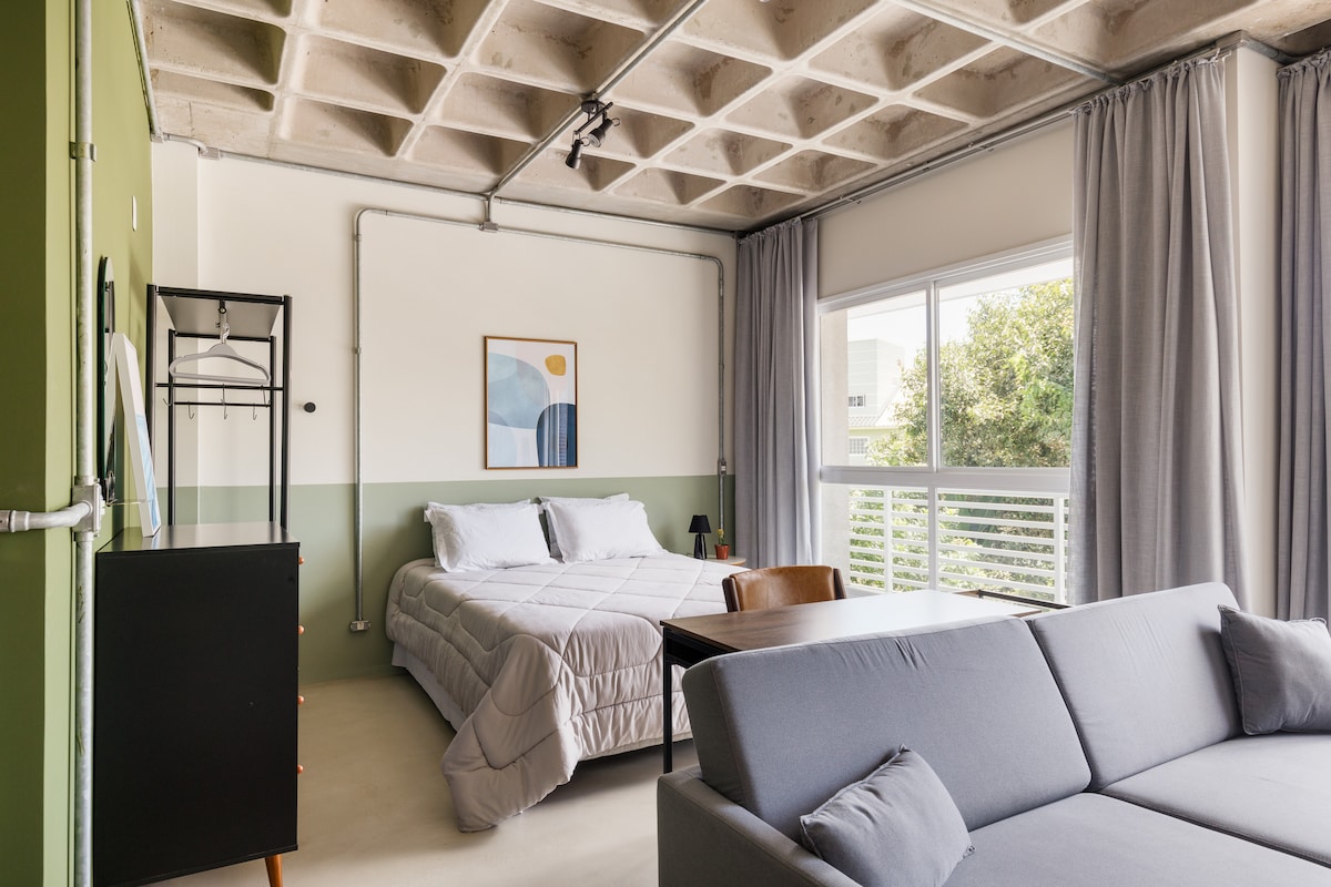 Cama,foto de toda la habitación,dormitorio