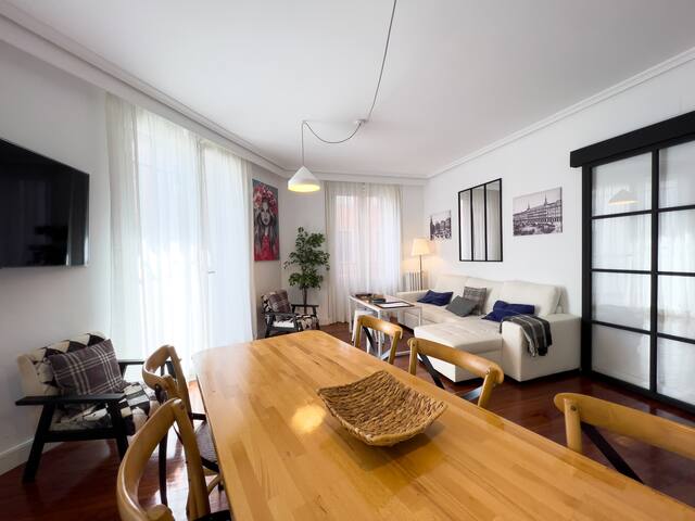 C Apartamento de ensueño en la misma Plaza Callao gallery image 3