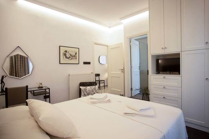 Calliope by Heloni Apartments gallery image 4