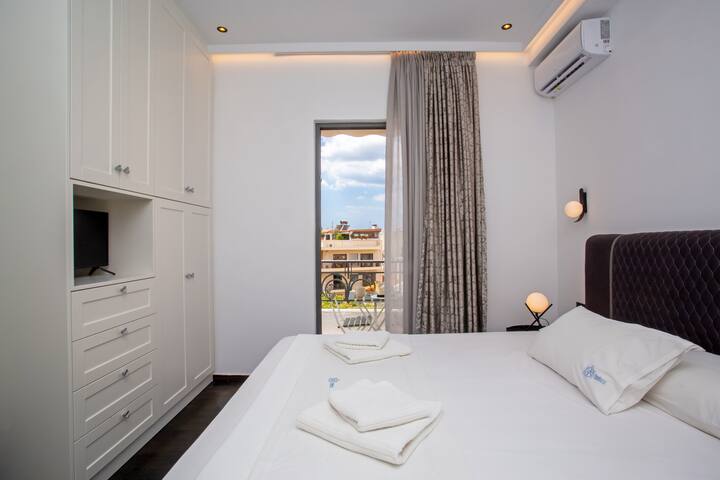 Calliope by Heloni Apartments gallery image 3