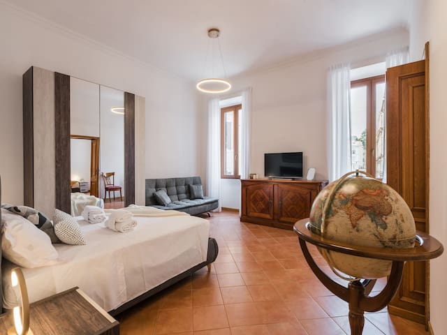 The Best Rent – Four-room apartment near Quirinale gallery image 3