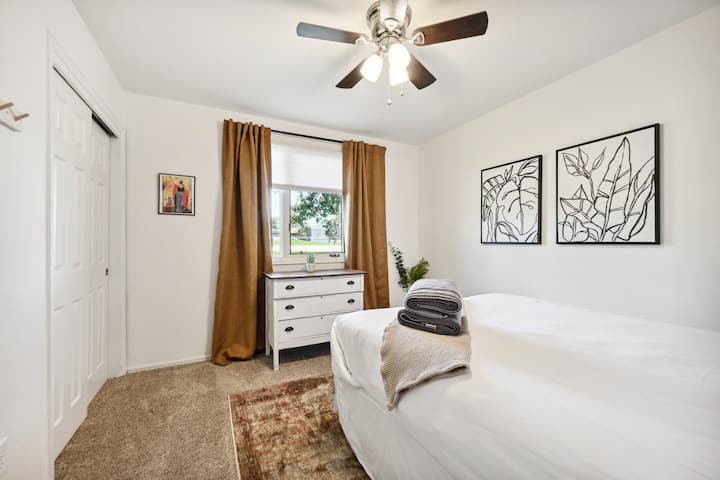 Segundo dormitorio con cama tamaño queen