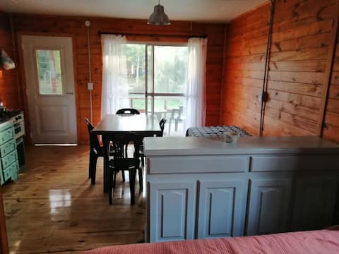 Anuncio de Airbnb popular: "Soloporhoy": Delta Tiger Cabin en Primera Sección