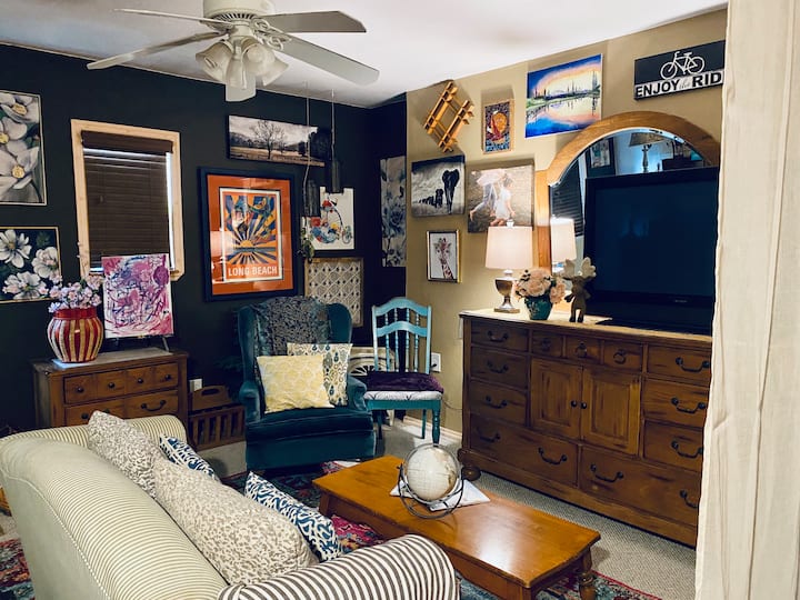 Cozy Studio Apartment - Puyallup, WA